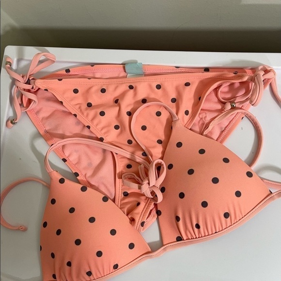 Hot water junior sz. bikini top is small  bottom is lg melon with gray dots - Picture 2 of 12
